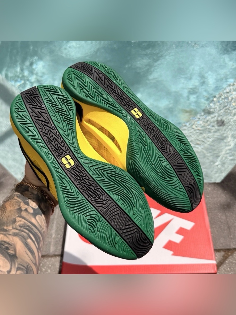 WMNS NIKE SABRINA 1  OREGON (FQ3381 300) SIZE 5.5 - Picture 4 of 5